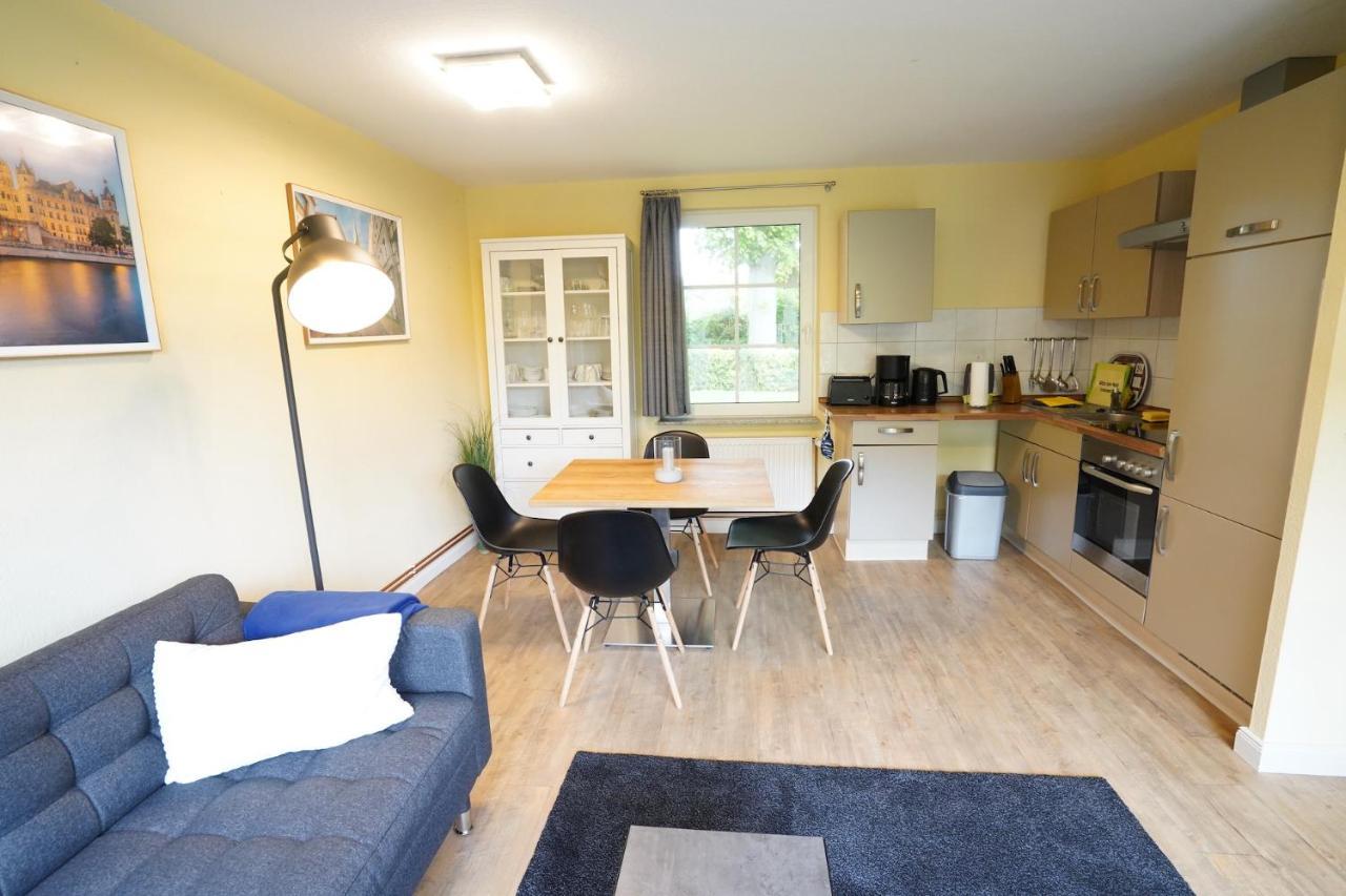 Ferienhausanlage Flessenow Exteriör bild